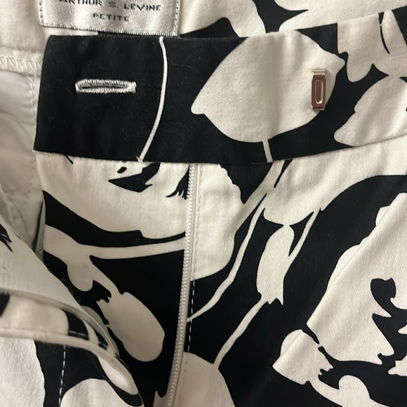 Tahari crop pants size 2 - Picture 6 of 6